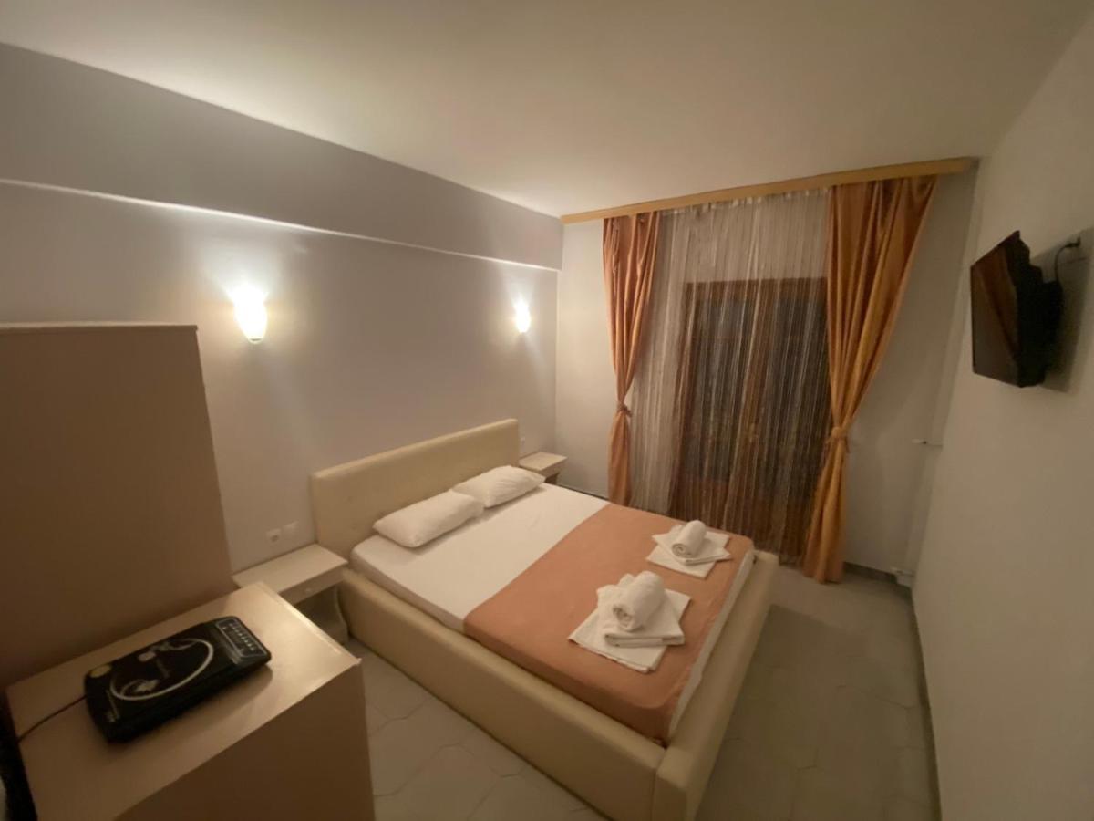 Delfino Hotel Mola Kalyva Ngoại thất bức ảnh